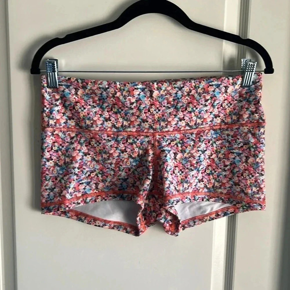 Flowered lululemon shorts - Picture 1 of 3